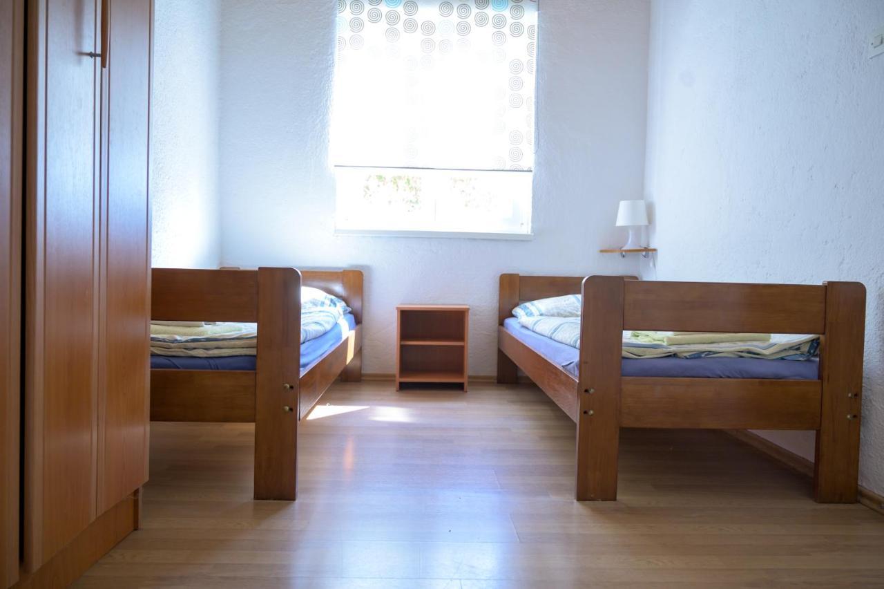 Beachfront House Ivana With Pool - Renovated 2025 Cesarica Bagian luar foto