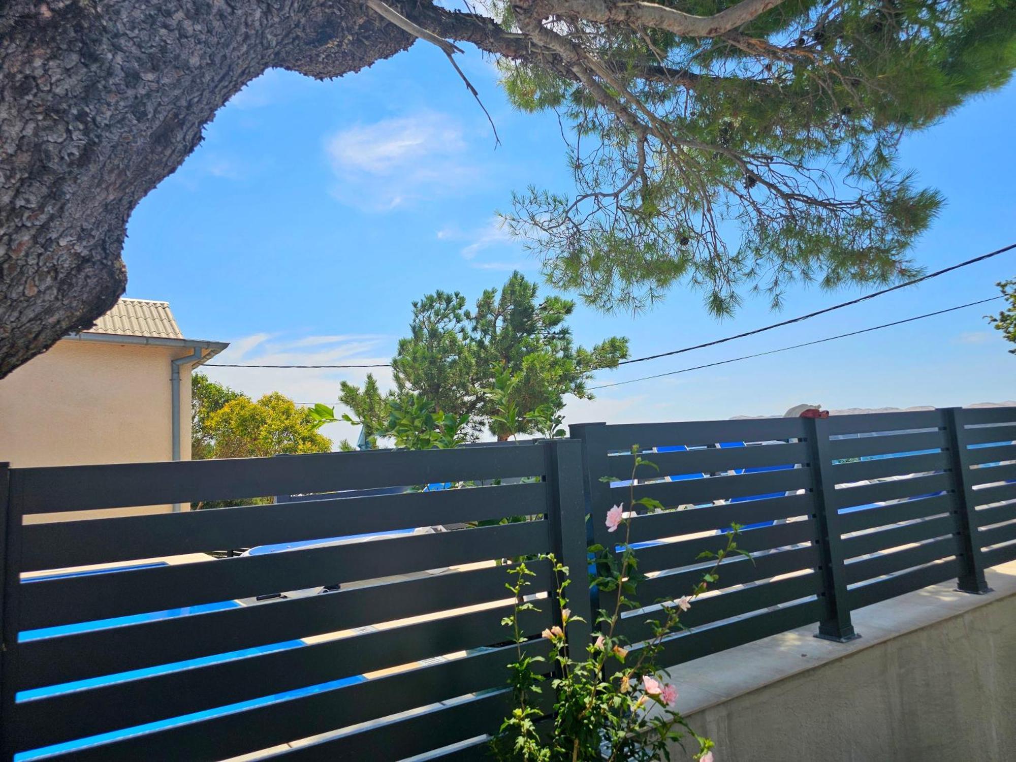Beachfront House Ivana With Pool - Renovated 2025 Cesarica Bagian luar foto