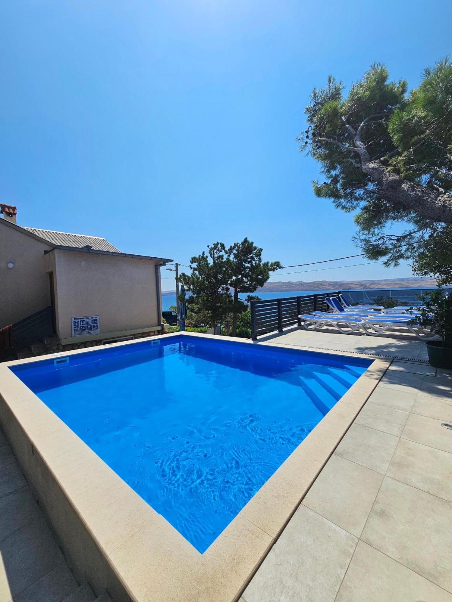 Beachfront House Ivana With Pool - Renovated 2025 Cesarica Bagian luar foto