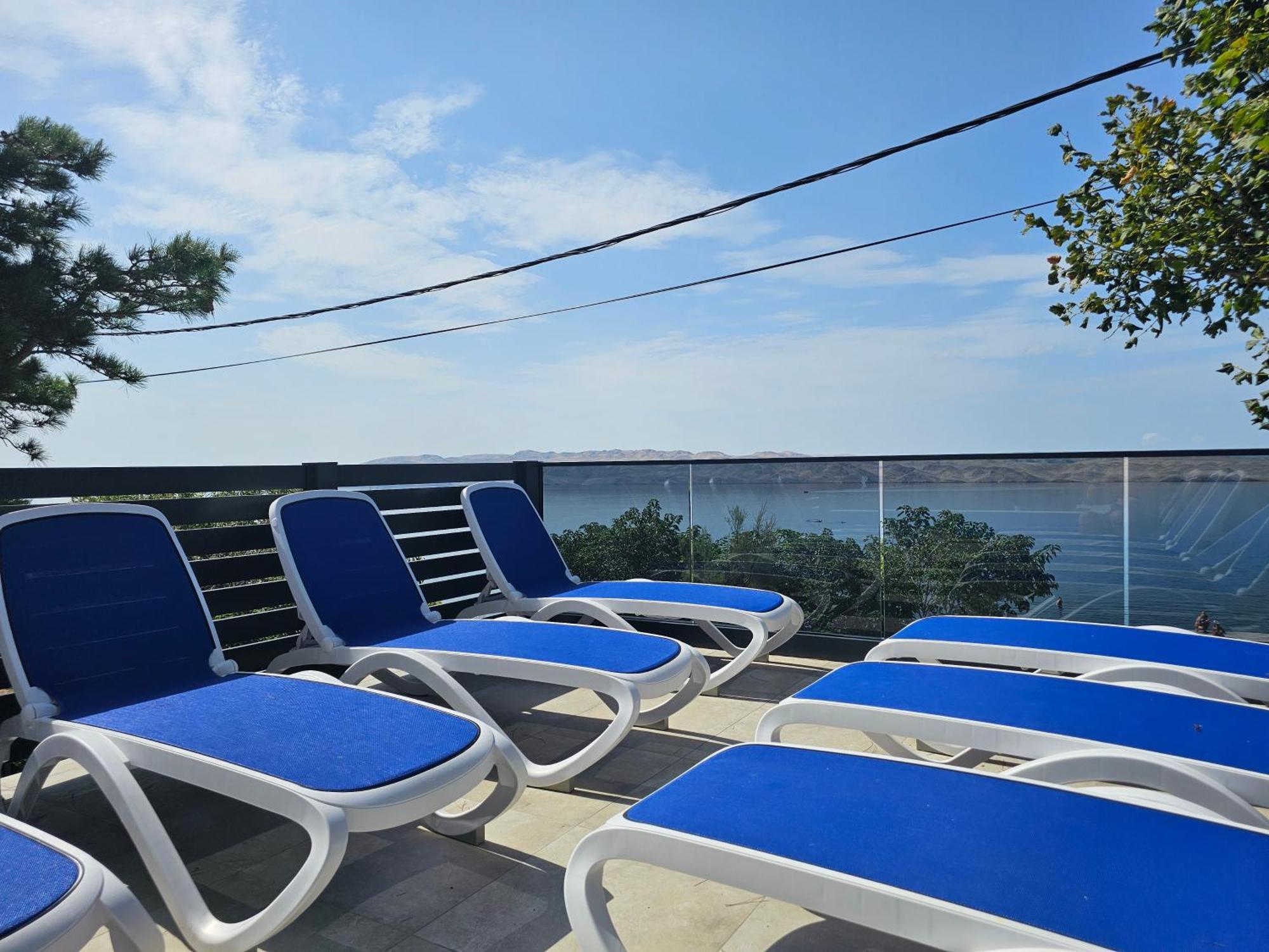 Beachfront House Ivana With Pool - Renovated 2025 Cesarica Bagian luar foto
