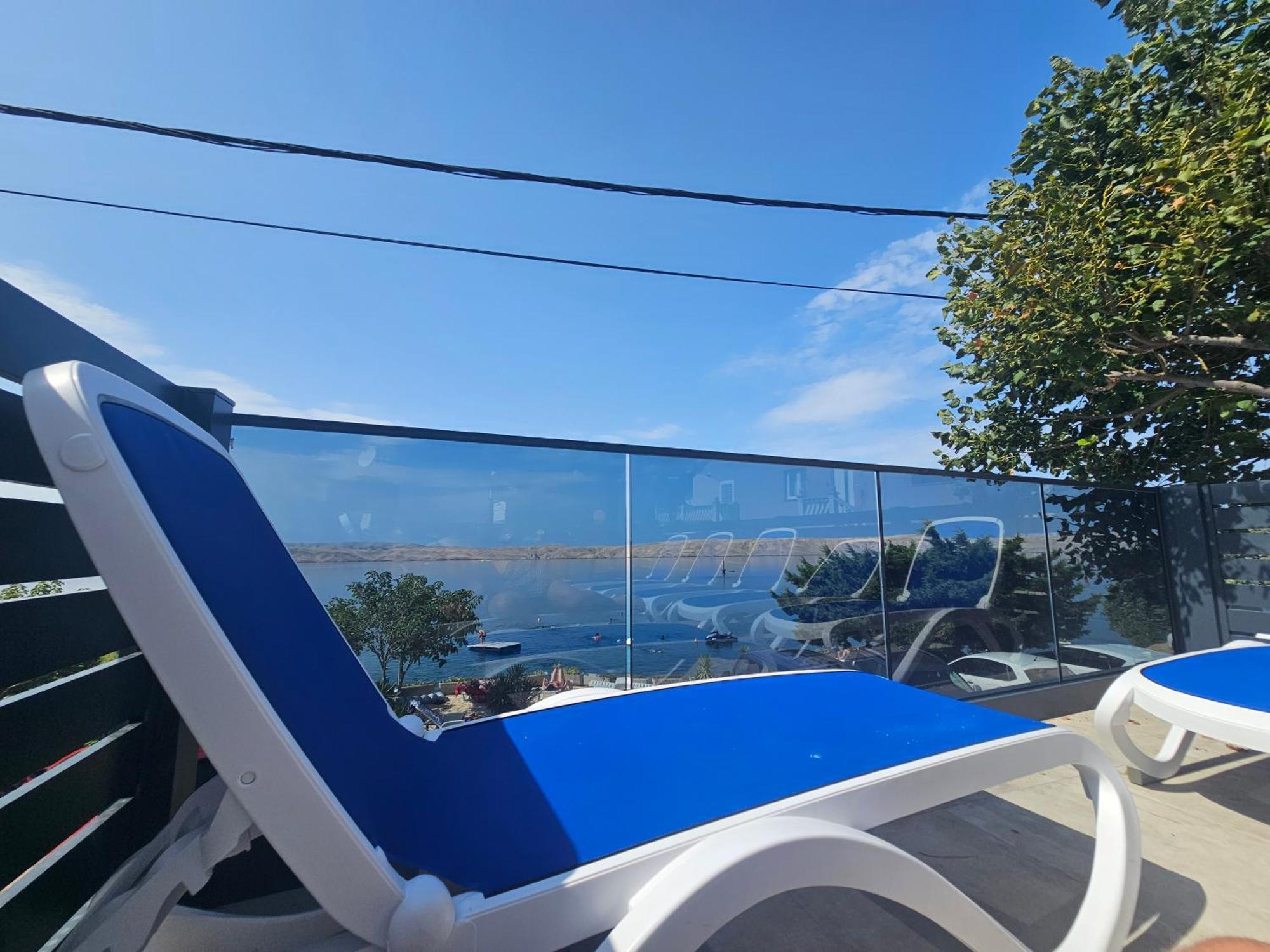 Beachfront House Ivana With Pool - Renovated 2025 Cesarica Bagian luar foto