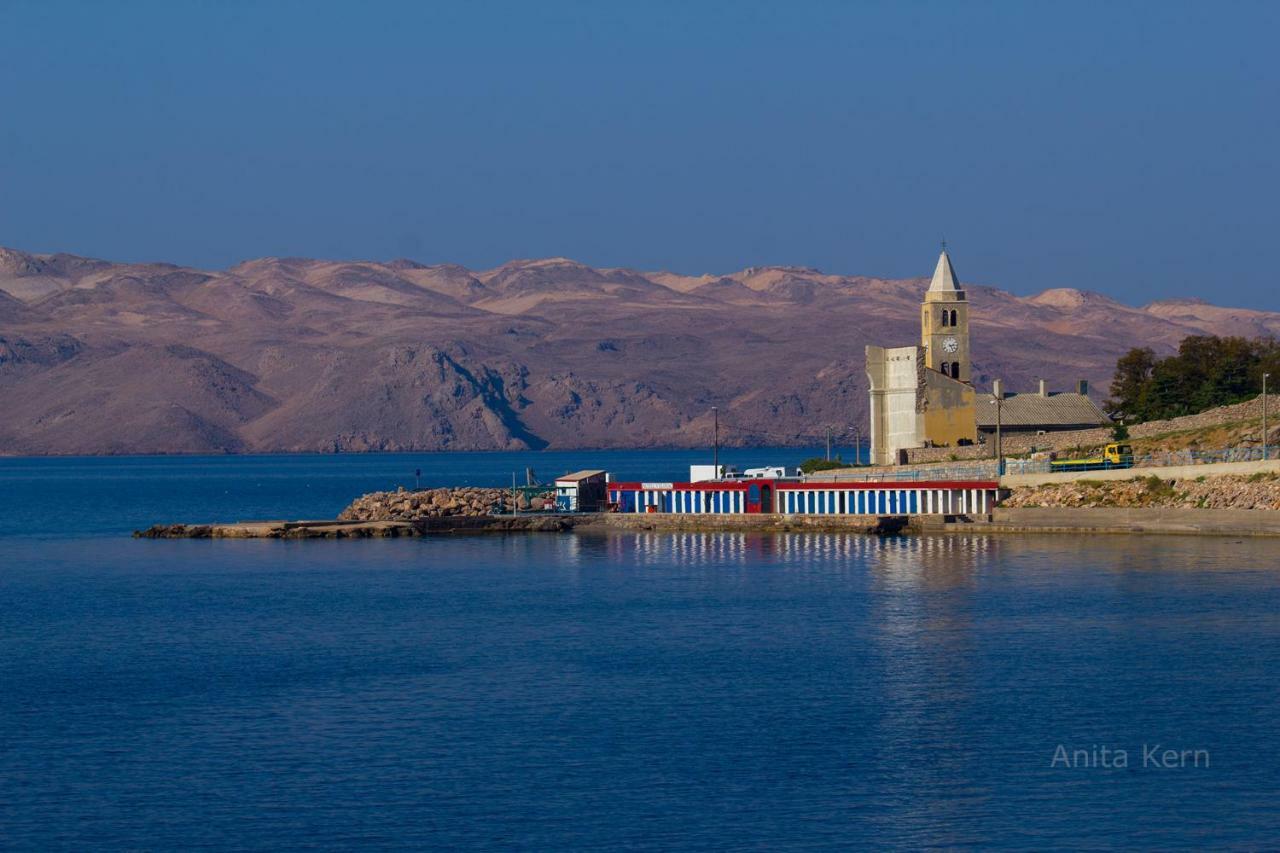 Beachfront House Ivana With Pool - Renovated 2025 Cesarica Bagian luar foto