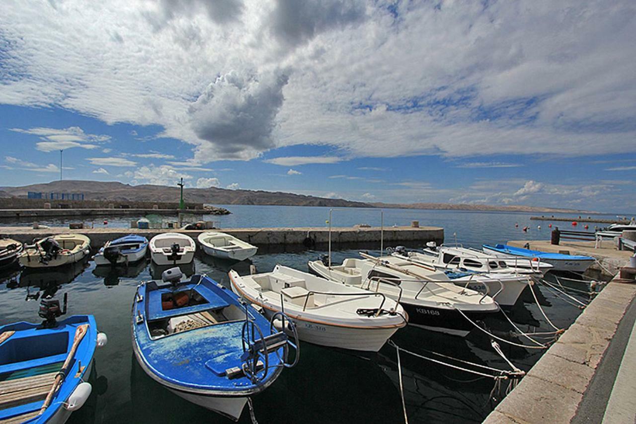 Beachfront House Ivana With Pool - Renovated 2025 Cesarica Bagian luar foto