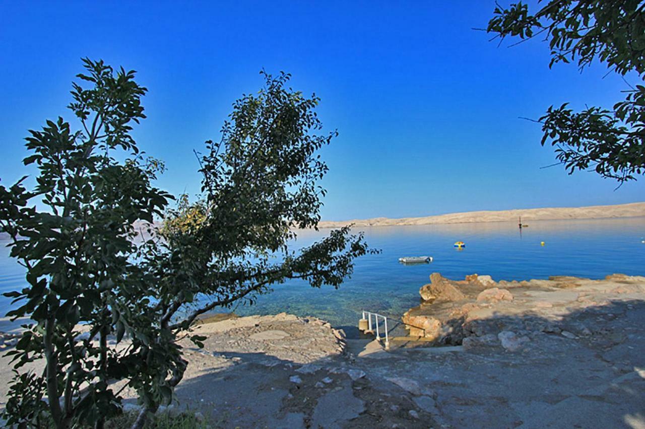 Beachfront House Ivana With Pool - Renovated 2025 Cesarica Bagian luar foto
