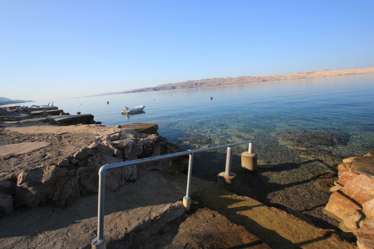 Beachfront House Ivana With Pool - Renovated 2025 Cesarica Bagian luar foto