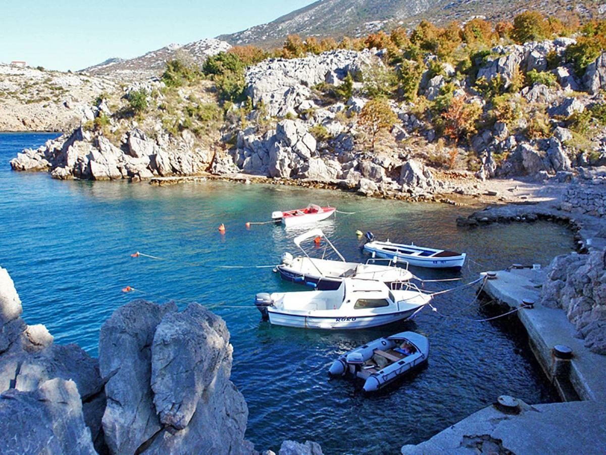 Beachfront House Ivana With Pool - Renovated 2025 Cesarica Bagian luar foto