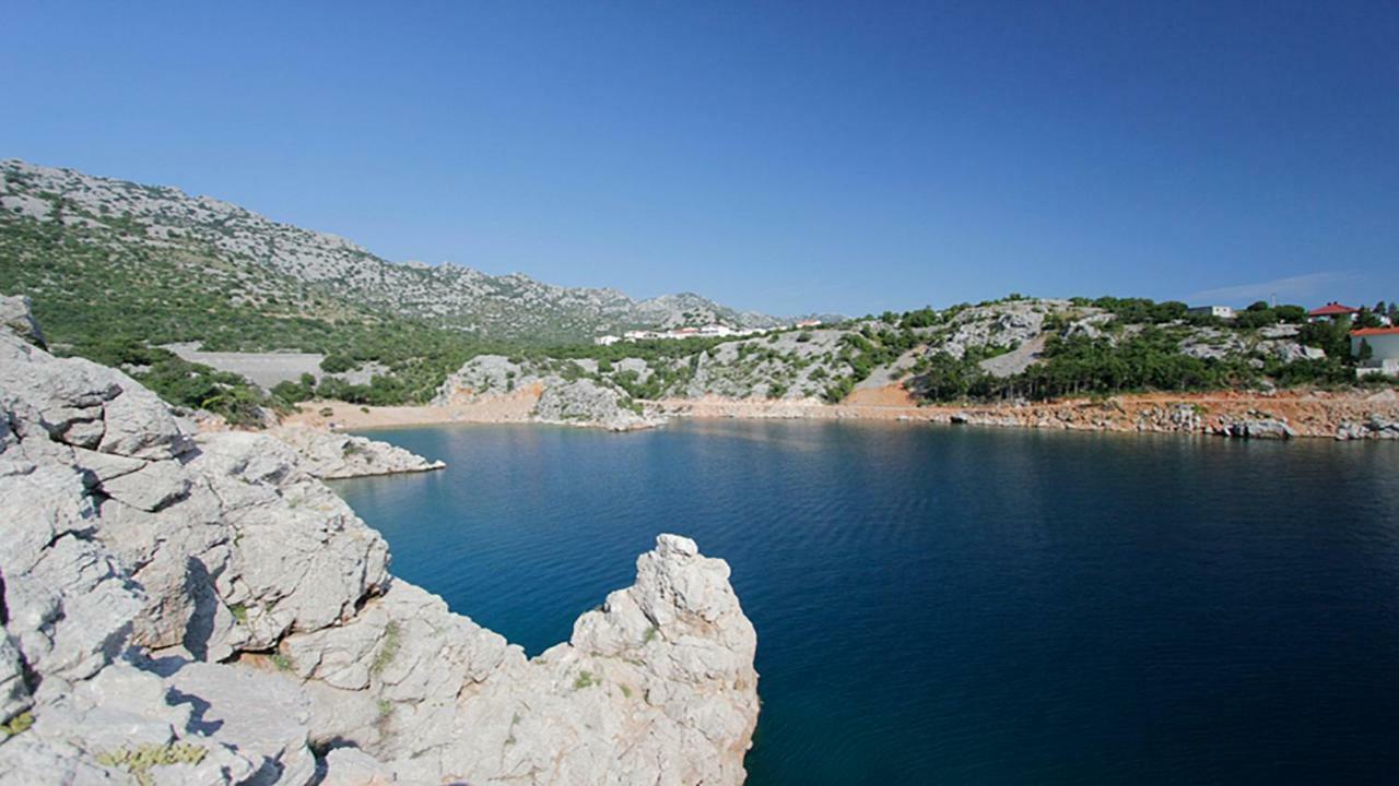 Beachfront House Ivana With Pool - Renovated 2025 Cesarica Bagian luar foto