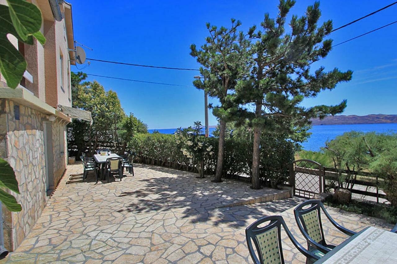 Beachfront House Ivana With Pool - Renovated 2025 Cesarica Bagian luar foto