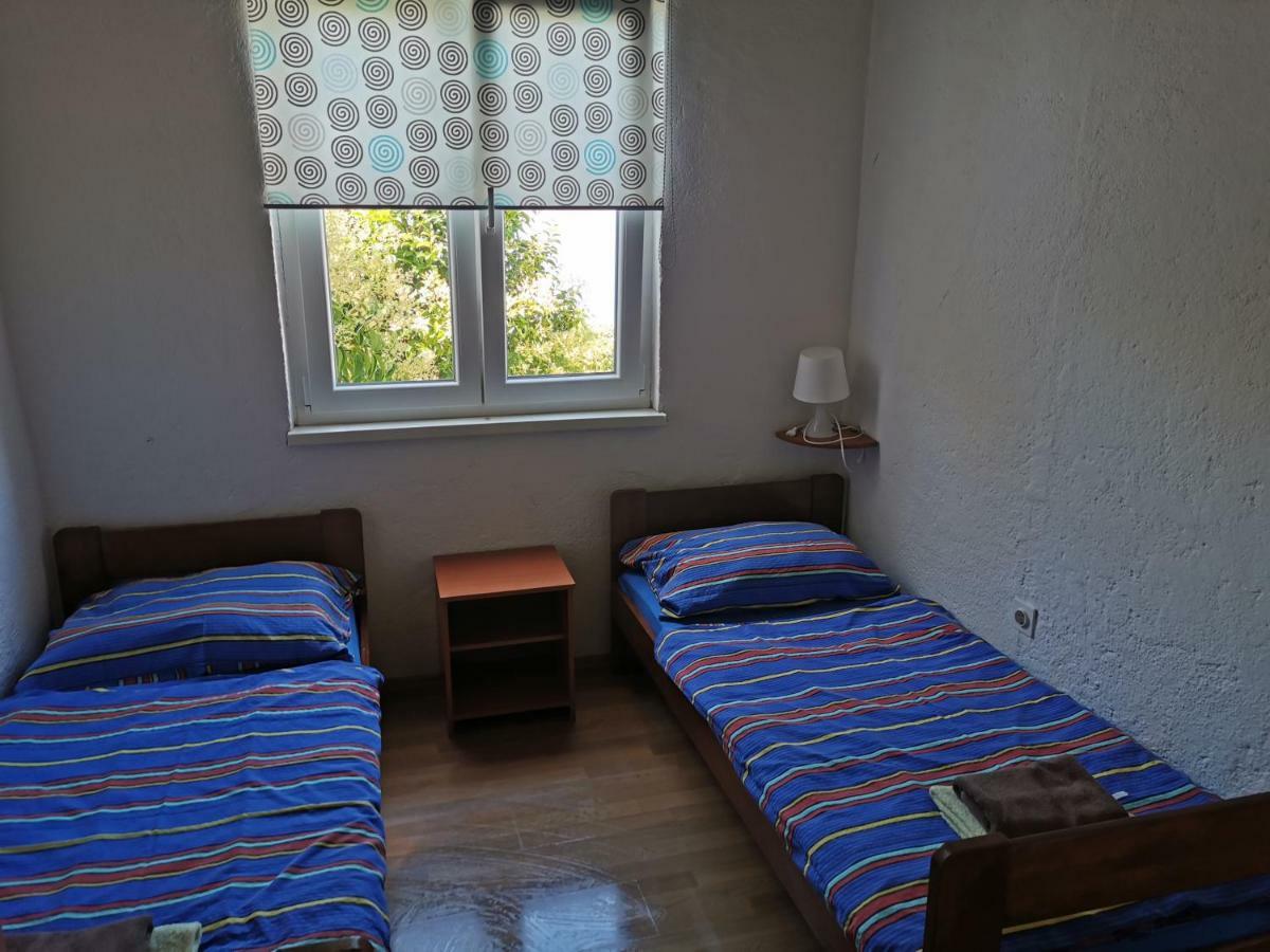 Beachfront House Ivana With Pool - Renovated 2025 Cesarica Bagian luar foto